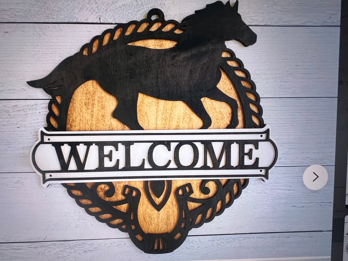 Horse and Horseshoe Welcome sign
